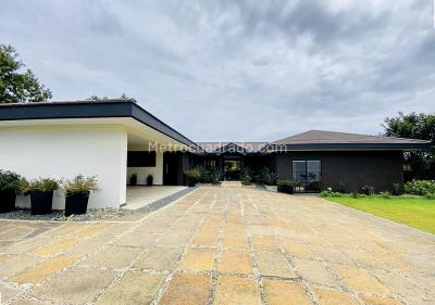 Casa de 3 alcobas en venta en Las Palmas, Medellín, 360 m² · foto 5 de 9
