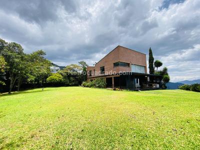 Casa de 4 alcobas en venta en Las Palmas, Medellín, 570 m² · foto 13 de 16