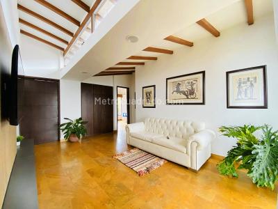 Casa de 4 alcobas en venta en Las Palmas, Medellín, 570 m² · foto 4 de 16