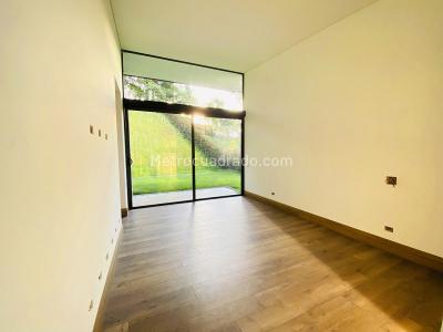 Casa de 4 alcobas en venta en Las Palmas, Medellín, 471 m² · foto 12 de 14
