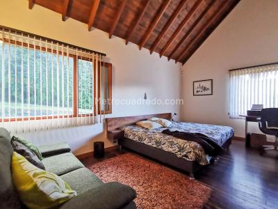 Casa en venta en Loma Del Escobero, Envigado · foto 12 de 20