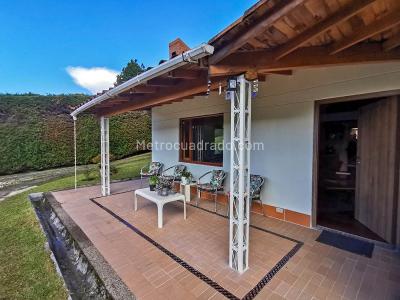 Casa en venta en Loma Del Escobero, Envigado · foto 3 de 20