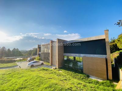 Casa de 4 alcobas en venta en Alto De Palmas, Envigado, 360 m² · foto 2 de 20