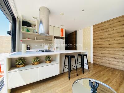 Apartamento en venta en Altos Del Poblado, Medellín · foto 10 de 20