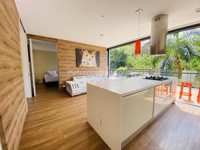 Apartamento en venta en Altos Del Poblado, Medellín · foto 2 de 20