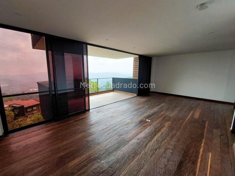 1BR Apartment in El Retiro (64 m²) - 4