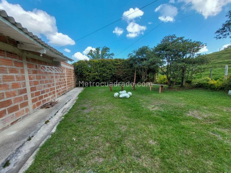 2BR Apartment in Vereda El Tablazo (75 m²) - 4