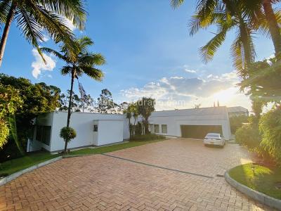 Casa de 4 alcobas en venta en Santa Elena, Medellín, 750 m² · foto 5 de 20