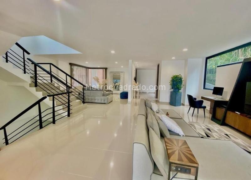 Casa Amplia de 5 Alcobas en El Poblado - 5