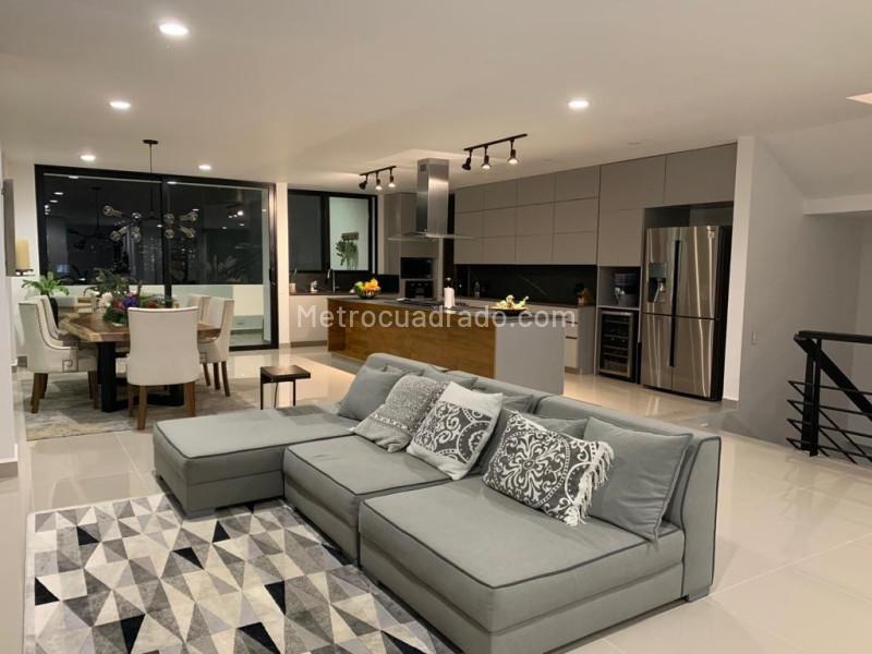 Casa Amplia de 5 Alcobas en El Poblado - 7