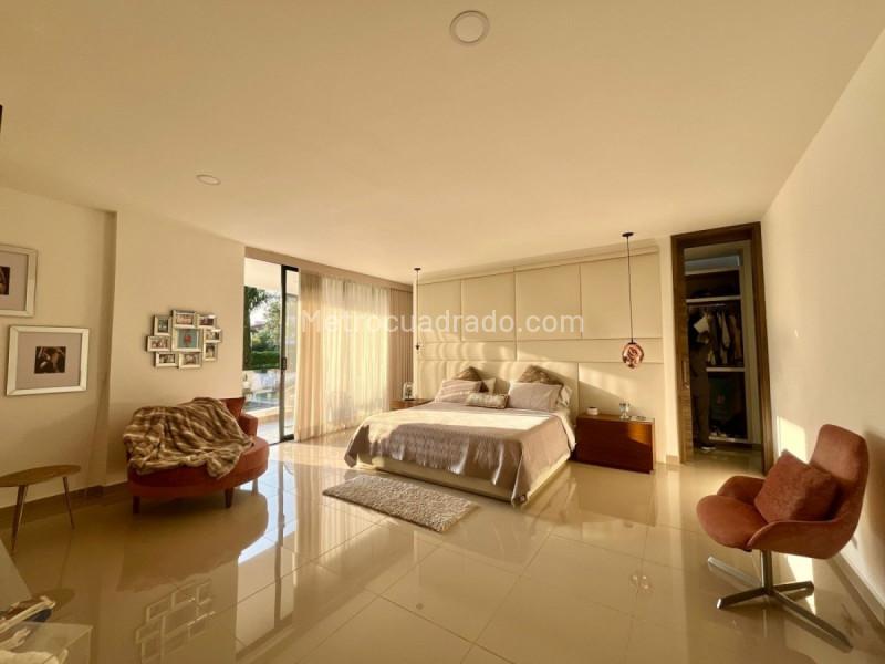 Casa Amplia de 5 Alcobas en El Poblado - 9