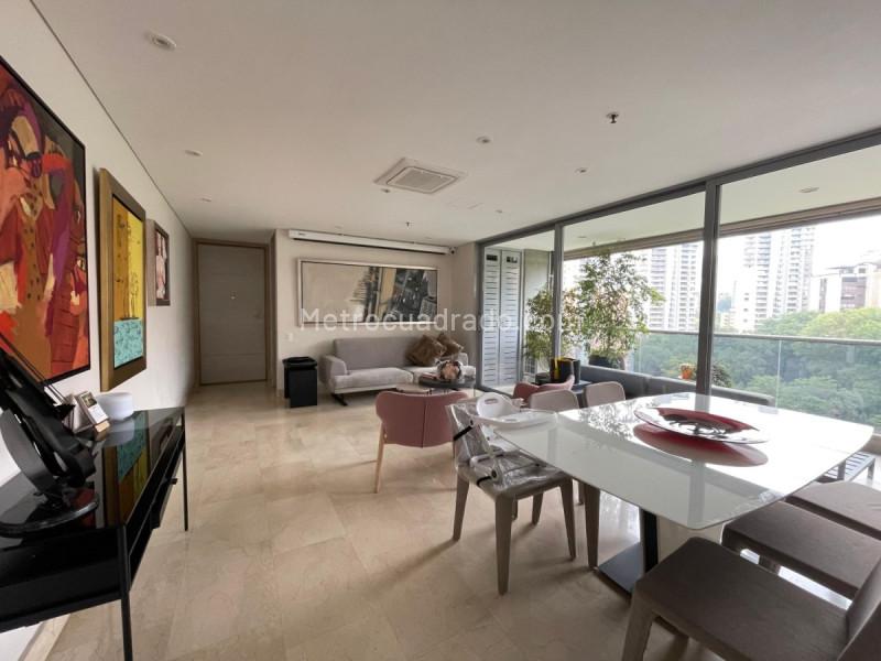 Apartamento Moderno de 3 Alcobas en Zona Tranquila en Provenza