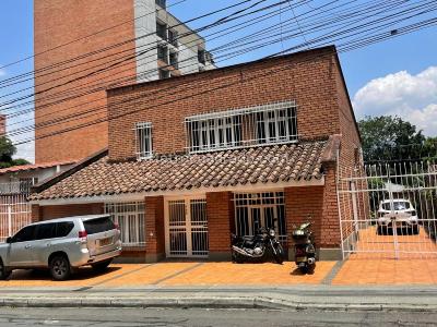 Casa de 5 alcobas en arriendo en Astorga, Medellín, 400 m² · foto 10 de 10
