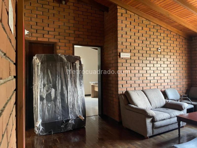 Commercial House with 6 Offices in El Poblado - 4