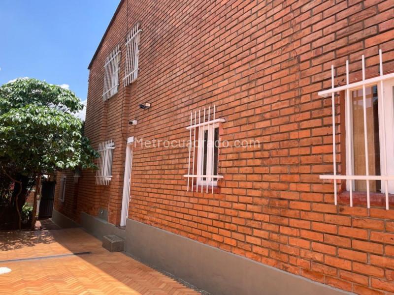 Commercial House with 6 Offices in El Poblado - 6