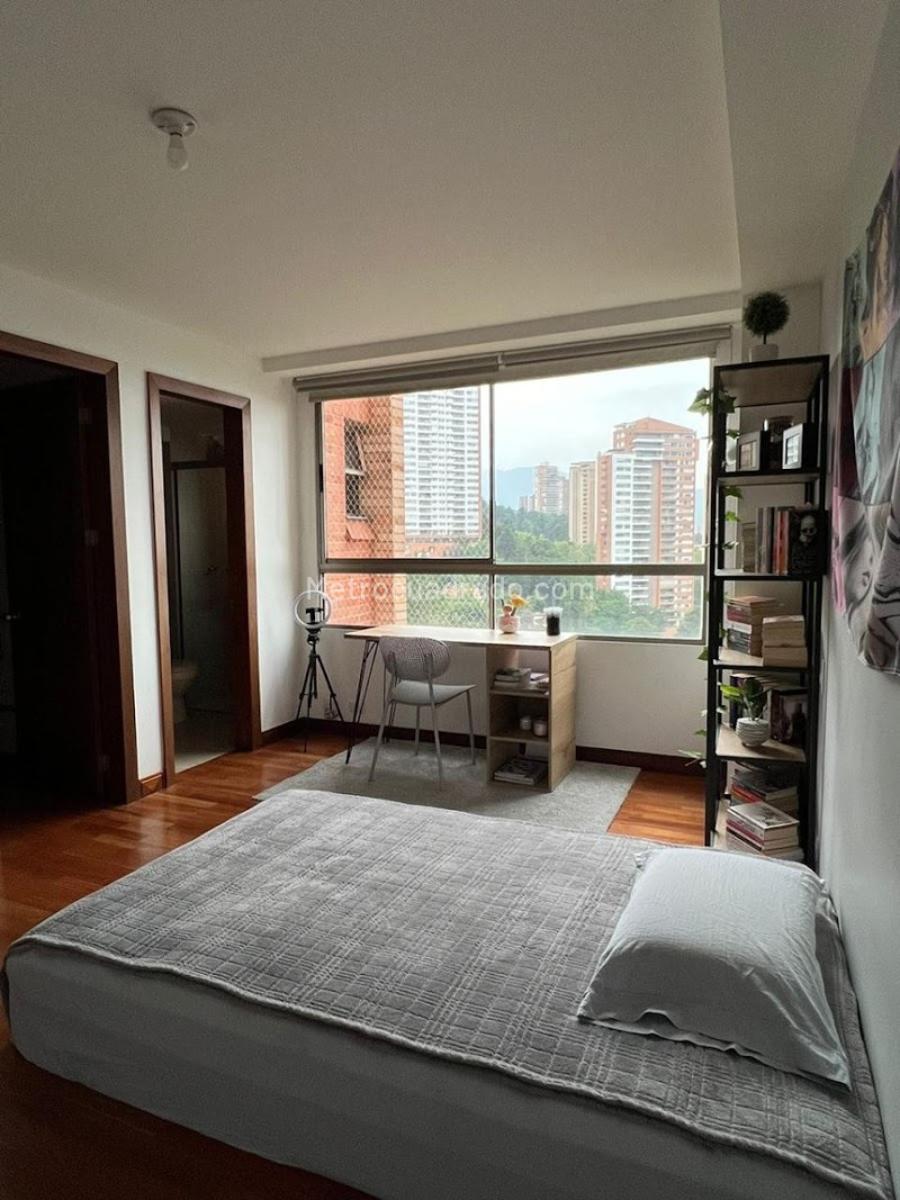 Apartamento de 3 habitaciones en arriendo en Poblado, Medellín — imagen 1 de 20