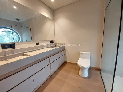 Apartamento de 2 alcobas en venta en El Tesoro, Medellín, 203 m² · foto 15 de 20