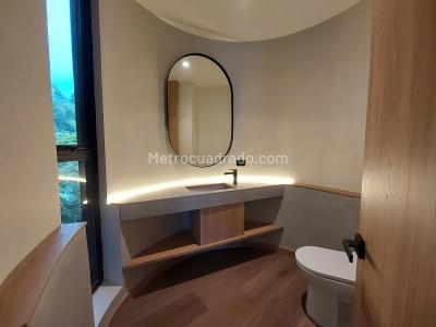 Apartamento de 2 alcobas en venta en El Tesoro, Medellín, 203 m² · foto 19 de 20