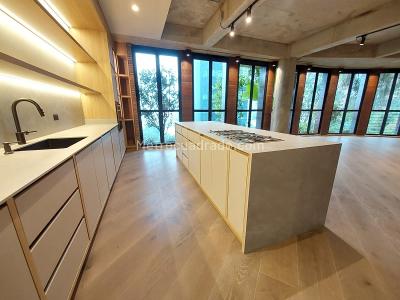Apartamento de 2 alcobas en venta en El Tesoro, Medellín, 203 m² · foto 2 de 20