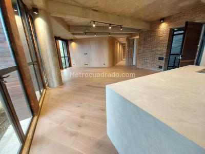 Apartamento de 2 alcobas en venta en El Tesoro, Medellín, 203 m² · foto 3 de 20