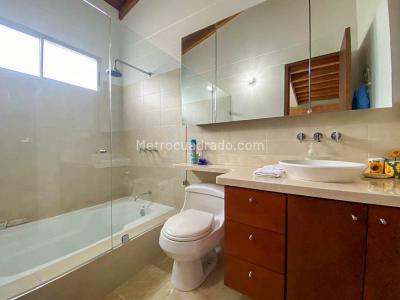 Casa de 5 alcobas en venta en Alto De Palmas, Envigado, 366 m² · foto 12 de 20