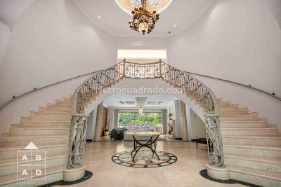 Casa de 5 alcobas en venta en San Lucas, Medellín, 892 m² · foto 3 de 20