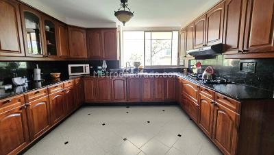 Apartamento en venta en El Poblado, Medellín · foto 12 de 20