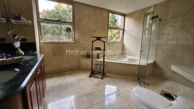 Apartamento en venta en El Poblado, Medellín · foto 18 de 20