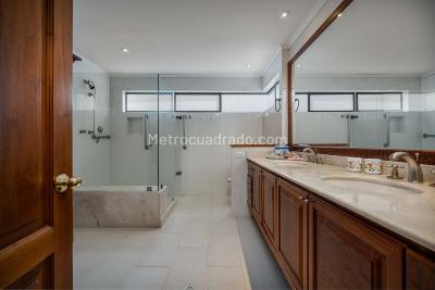 Apartamento de 3 alcobas en venta en Loma De Los Gonzalez, Medellín, 386 m² · foto 10 de 15