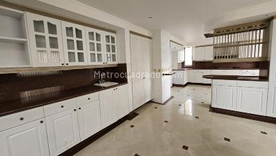Apartamento de 4 alcobas en venta en La Tomatera, Medellín, 680 m² · foto 7 de 20