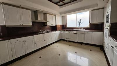 Apartamento de 4 alcobas en venta en La Tomatera, Medellín, 680 m² · foto 8 de 20