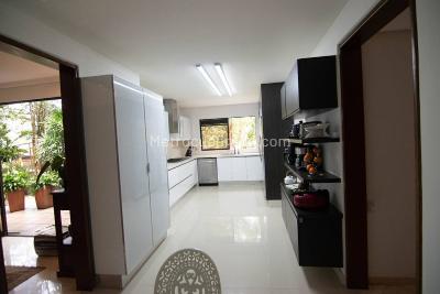Casa de 3 alcobas en venta en El Poblado, Medellín, 640 m² · foto 13 de 20