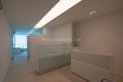 Casa de 3 alcobas en venta en El Poblado, Medellín, 640 m² · foto 2 de 20