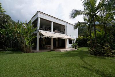 Casa de 3 alcobas en venta en El Poblado, Medellín, 640 m² · foto 6 de 20