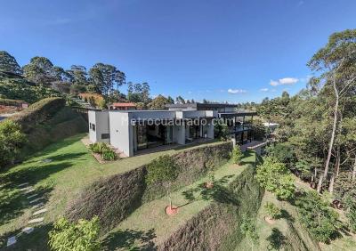 Casa de 4 alcobas en venta en San Antonio, Rionegro, 577 m² · foto 2 de 18