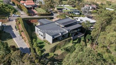 Casa de 4 alcobas en venta en San Antonio, Rionegro, 577 m² · foto 3 de 18