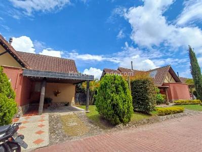 Casa de 5 alcobas en venta en Llano Grande, Rionegro, 350 m² · foto 9 de 20