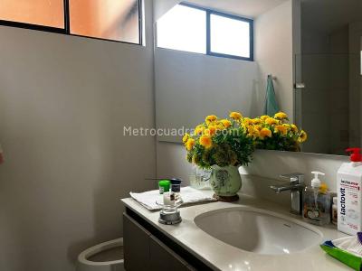 Apartamento de 3 alcobas en venta en Loma Del Chocho, Envigado, 128 m² · foto 18 de 20