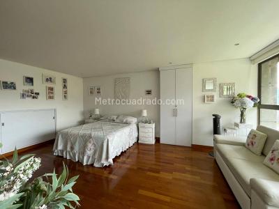 Apartamento en venta en El Poblado, Medellín · foto 4 de 20