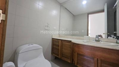 Apartamento en venta en El Poblado, Medellín · foto 3 de 12