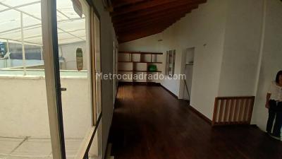 Casa de 5 alcobas en venta en La Castellana, Medellín, 600 m² · foto 11 de 18