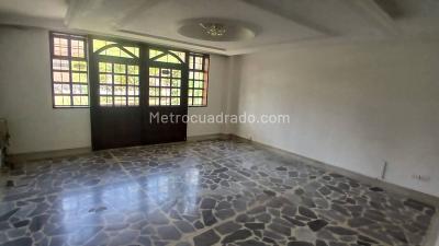 Casa de 5 alcobas en venta en La Castellana, Medellín, 600 m² · foto 12 de 18