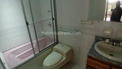 Casa de 5 alcobas en venta en La Castellana, Medellín, 600 m² · foto 13 de 18