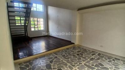 Casa de 5 alcobas en venta en La Castellana, Medellín, 600 m² · foto 2 de 18