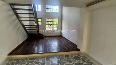 Casa de 5 alcobas en venta en La Castellana, Medellín, 600 m² · foto 3 de 18