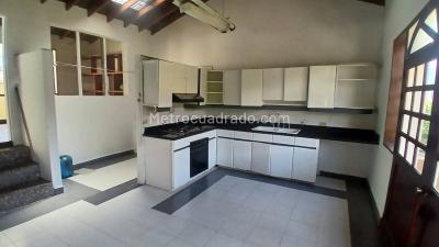 Casa de 5 alcobas en venta en La Castellana, Medellín, 600 m² · foto 4 de 18