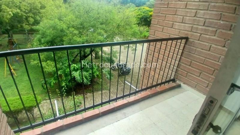 Spacious 4BR Apartment in Medellín Center