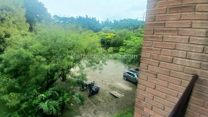 Spacious 4BR Apartment in Medellín Center - 3