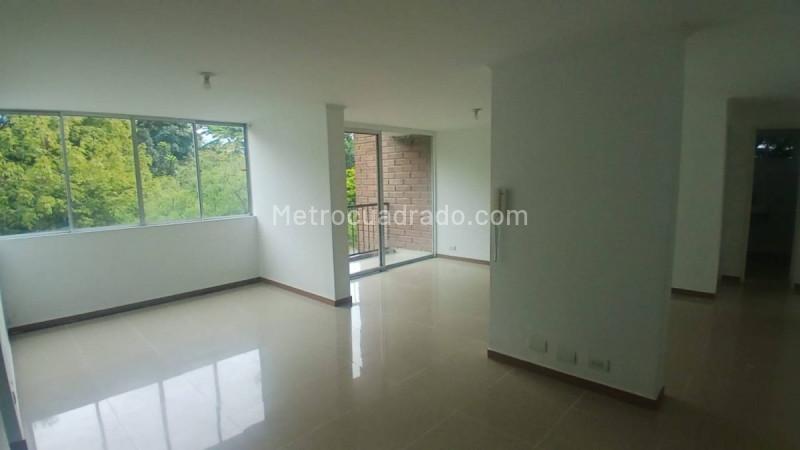 Spacious 4BR Apartment in Medellín Center - 9