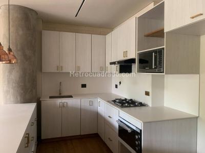 Apartamento de 1 alcoba en venta en El Poblado, Medellín, 62 m² · foto 4 de 10
